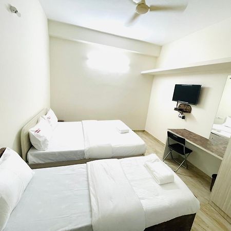Pearl Stays, Tirupati - Very Convenient For The People Coming From Bangalore And Chennai - You Can Skip City Traffic While Reaching Any Temple In Tirupati - Covered Parking - 24Hrs Front Desk And Hot Water - Free Wifi - Flexible Checkin-In Check-Out المظهر الخارجي الصورة