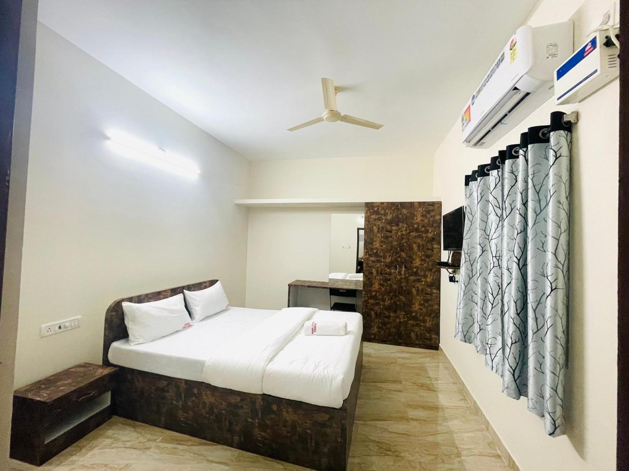 Pearl Stays, Tirupati - Very Convenient For The People Coming From Bangalore And Chennai - You Can Skip City Traffic While Reaching Any Temple In Tirupati - Covered Parking - 24Hrs Front Desk And Hot Water - Free Wifi - Flexible Checkin-In Check-Out المظهر الخارجي الصورة